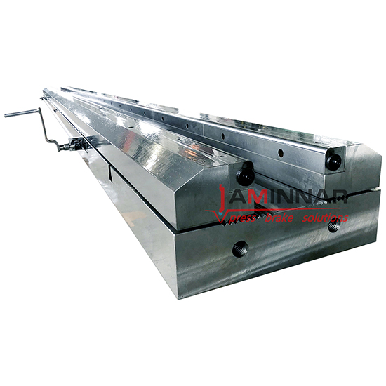 Manual adjustable die